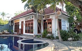 Lovina Vibes Hotel
